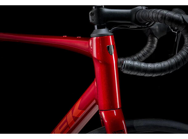 Trek Domane AL 2 Gen4 Crimson to Dark Carmine Fade, 58 